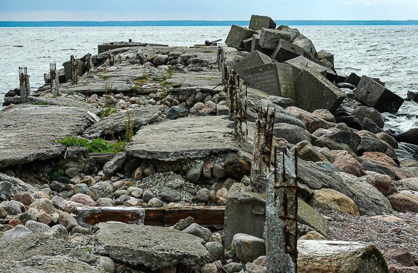 een van de weinige overgebleven pieren uit de Sovjettijd