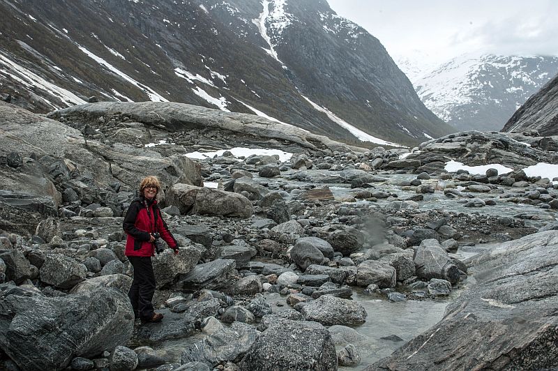 een eindeloze reeks keien en rotsen op weg naar de gletsjer